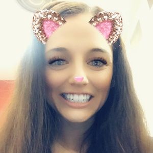 Meet your Posher, Abbey